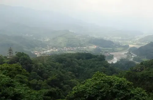 00006 獅頭山遠眺中港溪