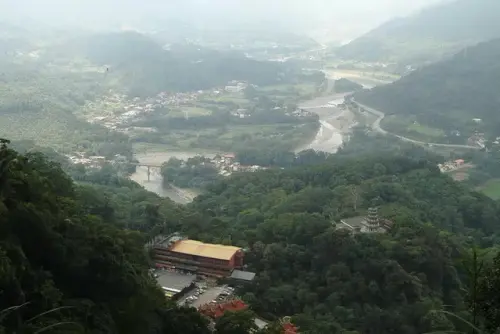 00008 獅頭山遠眺中港溪