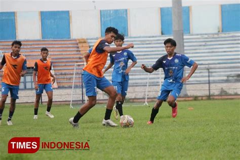 https://sepakbolatimnaskita.blogspot.com/2023/03/tips-dan-trik-membangun-tim-sepak-bola.html.jpg