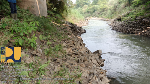 Sungai Cilamaya Bagian Kiri.jpg