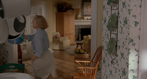 Serial.Mom.1994.1080p.BluRay.x265.Opus.5.1 LSt 00.26.47.png