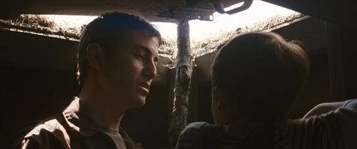 Looper.2012.Hybrid.UHD.Blu ray.2160p.10bit.DoVi.2Audio.TrueHD(Atmos).7.1.x265 beAst.mkv 20230905 000.png