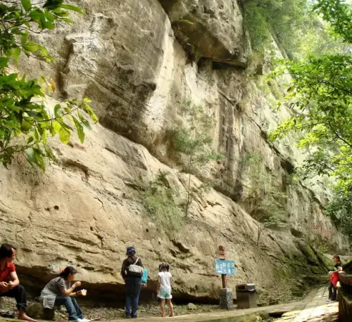 00019 獅山大石壁