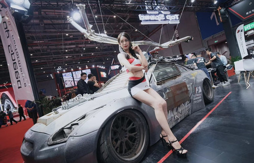 000chinaNoArm8a 64it4avi.jpg