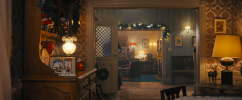 Dealing.with.Christmas.2023.1080p.AMZN.WEB DL.H265.DDP5.1 YingWEB.mkv.scr1.png