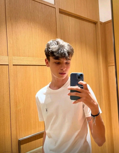 Screenshot 20231215 075649 Grindr.jpg