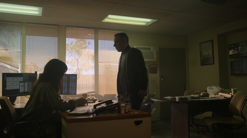 Bookie.S01E01.Always.Smell.the.Money.1080p.AMZN.WEB DL.DDP5.1.H.264 NTb 006.png