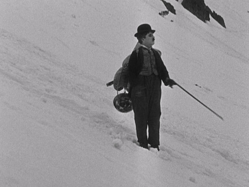 The.Gold.Rush.1942.CC.1080p.BluRay.x265.10bit.MNHD FRDS.mkv 20231219 110914.386.jpg