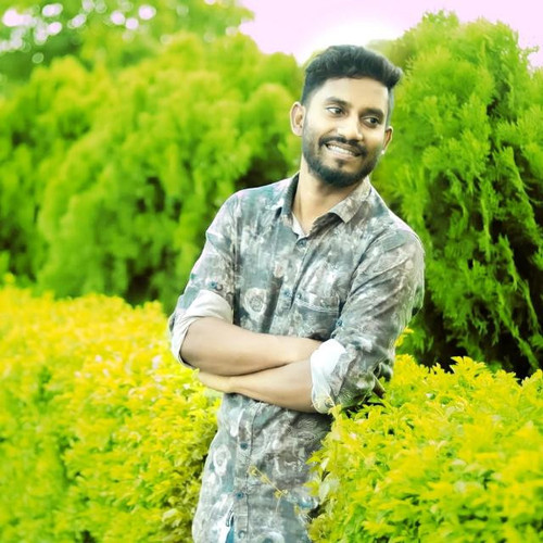2106778703 me.jpg