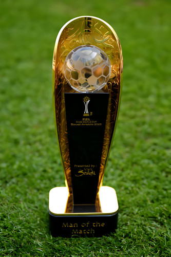 new upx4 F1Im2n69CO.jpg