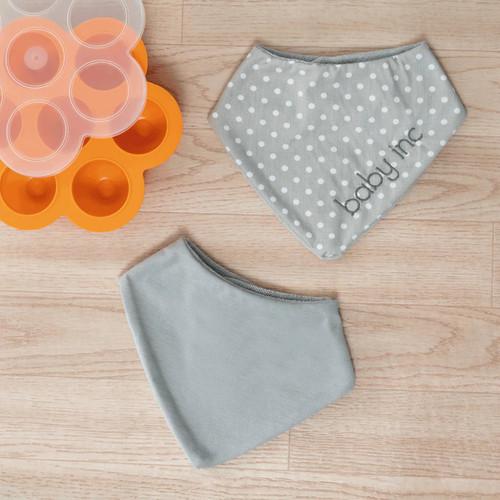 Set de baberos Gris detalle 1024x1024.jpg
