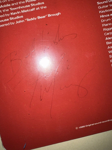 queen rareandsigned.jpg