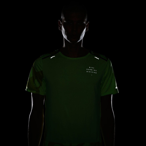 DQ4757 Ghost Green 7.jpg
