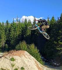 Fall Mountain Biking In Squamish.jpg