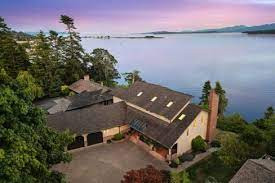 Houses For Sale In Comox Bc.jpg