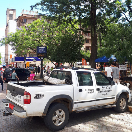 Chevrolet S10 Advantage '09-'10 táxi de Bagé vista de trás.jpg