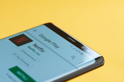 smartphone google play netflix.jpg