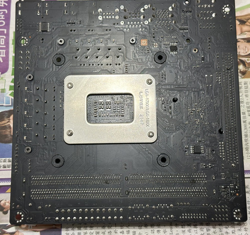 Maxsum H610 ITX 5.jpg