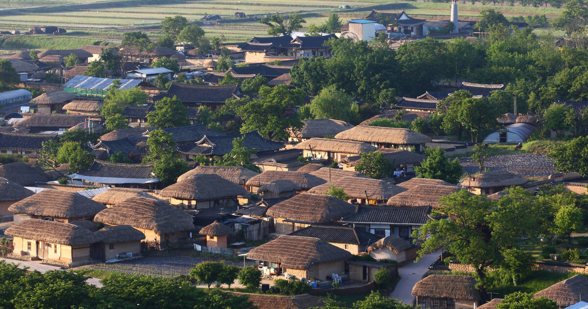 Discover the historic villages of Hahoe and Yangdong