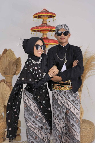 20231017 4r frame hitam (2).jpg