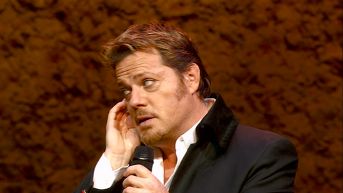 Eddie.Izzard.Stripped.2009.1080p.AMZN.WEB DL.H264.DDP2.0 PTerWEB.mkv 20240226 094524.319.png