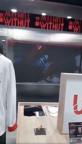 uniqlo chainsaw man.png