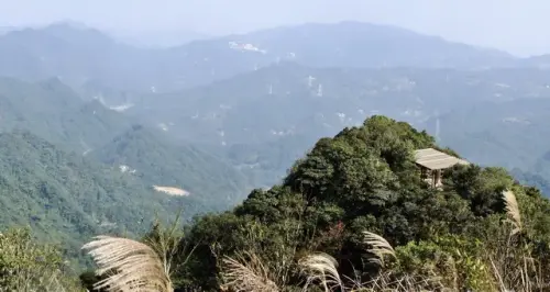 00022 眺望二格山