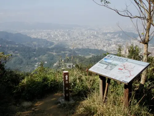 00000 猴山岳前峰視野極佳.webp