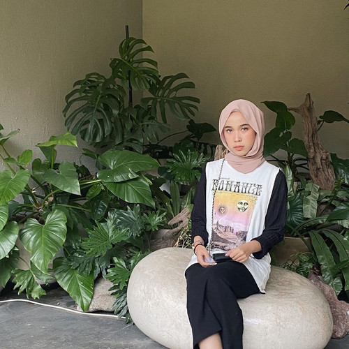 19498240099f89599c22cb78d033a247 full.jpg