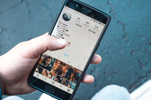 How to Add and Switch Multiple Accounts on Instagram (2023).jpg