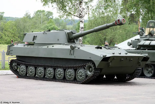 2S1 Gvozdika 122mm self propelled howitzer tracked armored vehicle Russia 925 001.png