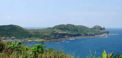 00027 龍洞岬遙望鼻頭角.webp