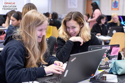 SendMailHeaderTwoSmilingGirls.jpg