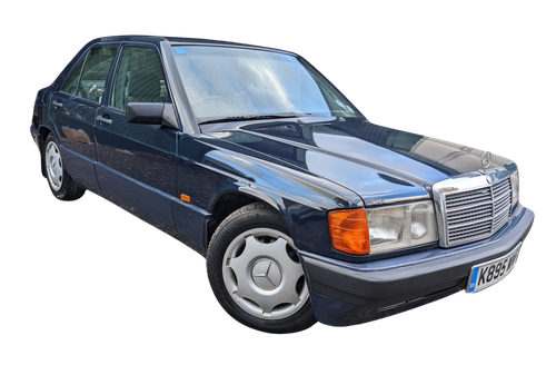 Mercedes 190e no bg.png