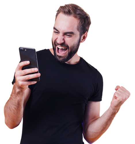 homem feliz vestindo camiseta preta basica regozijando se e segurando o smartphone isolado sobre a p.png