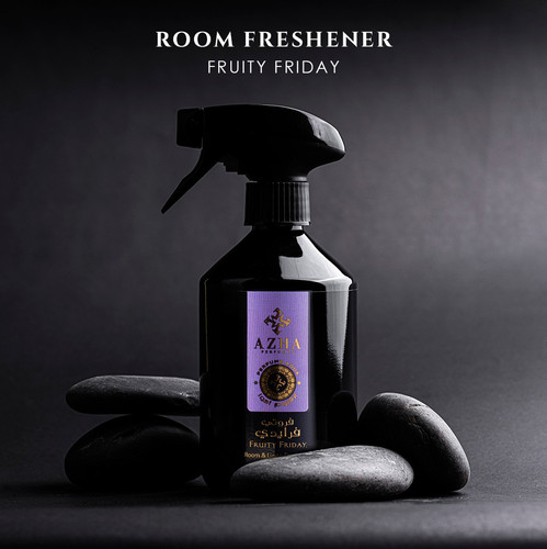 Black and gold luxury podium pedestal product display background 3d rendering.jpg