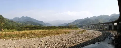 00027 後龍溪河谷風光.webp
