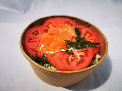 sałatka z łososiem1.jpg