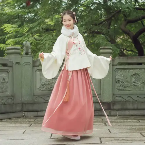 汉尚华莲传统汉服女装日常秋冬款交领袄裙.webp