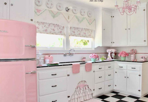 shabby chic pink kitchen 1136x781.jpg