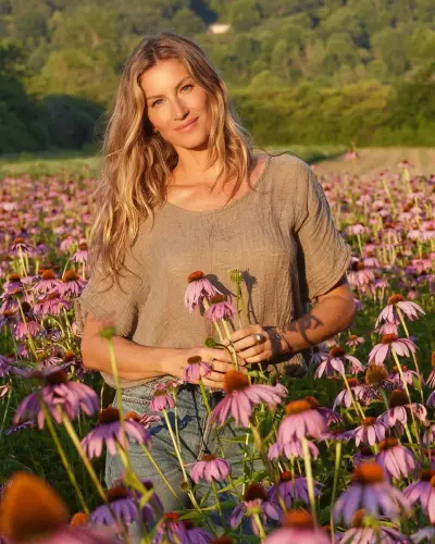 gisele 377775441 18391387780008972 2109810386176578029 n.webp