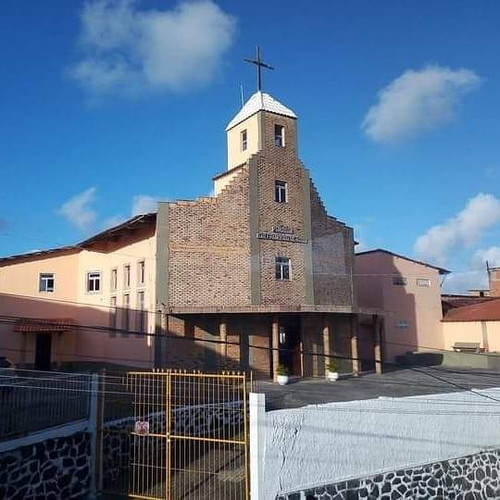 Matriz da Paroquia Sao Francisco de Assis Alto de Coutos.jpg