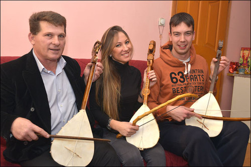 11 gusla 300 mladih (1).jpg