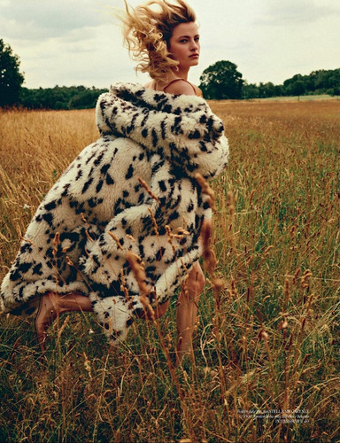 Felice Noordhoff by Paul Bellart for Vogue Netherlands September 2023 12.jpg