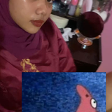 Ukhty Colmek depan cermin'.png