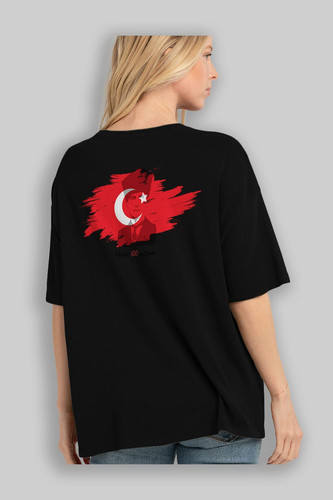 siyah arka 2 kadin.jpg