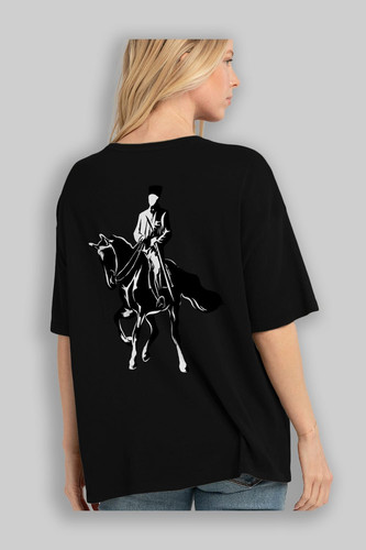 siyah arka 2 kadin.jpg