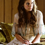 caitlin stasey.png