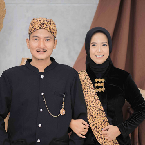 16rp frame hitam fx.jpg