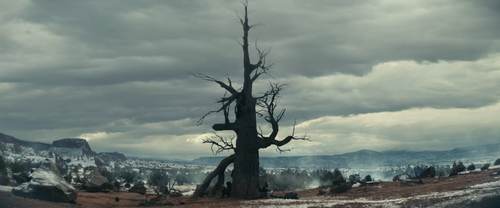 Surrounded.2023.2160p.WEB DL.DDP5.1.x265 NOGRP.mkv 011419.580.png